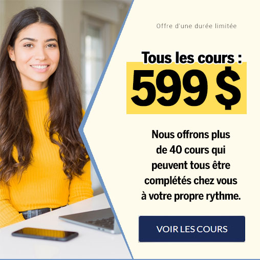 Une femme tenant un livre